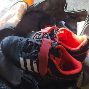 Powerlifter Adidas Men 5.5 (woman size 7)
